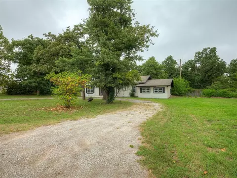 6825 NW 30th St, Bethany, OK 73008 photo 2