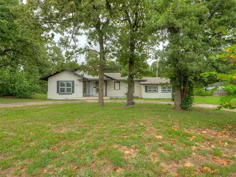 6825 NW 30th St, Bethany, OK 73008