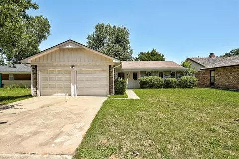 7627 NW 20th St, Bethany, OK 73008