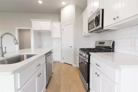 10329 SW 55th Ter, Mustang, OK 73064