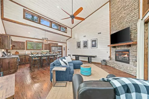 Living - 168 Eagle Mountain Trl, Broken Bow, OK 74728 photo 5 of 10