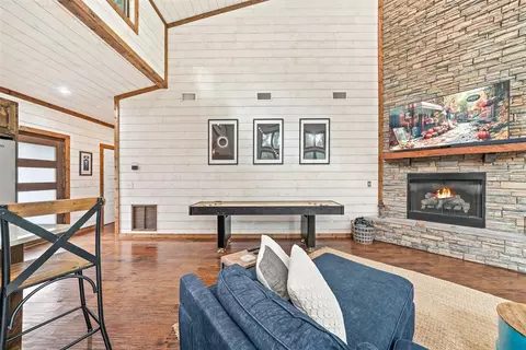 Living - 168 Eagle Mountain Trl, Broken Bow, OK 74728 photo 8 of 10