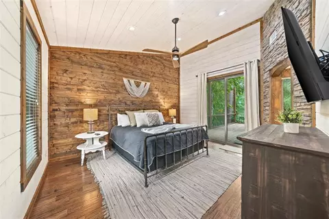 Bedroom - 168 Eagle Mountain Trl, Broken Bow, OK 74728 photo 2 of 3