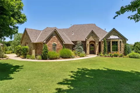 6706 Valley Ridge Dr, Edmond, OK 73034