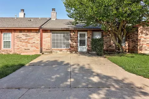 201 Kathleen Dr, Midwest City, OK 73110