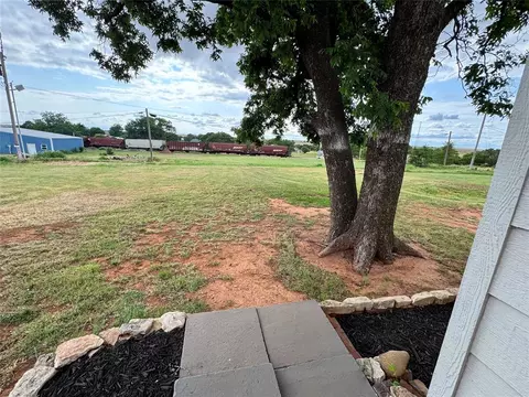 214 N 3rd St, Sentinel, OK 73664 photo 24