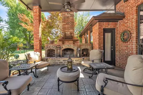 1322 Mockingbird Ln, Guthrie, OK 73044