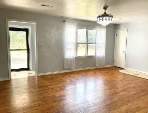 800 E Washington St, Tecumseh, OK 74873 photo 5