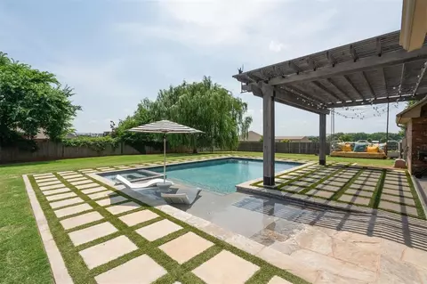 4622 Hollycrest Ln, Edmond, OK 73025
