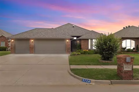 9724 SW 18th St, Oklahoma City, OK 73128