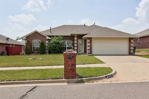 2333 Berry Ln, Midwest City, OK 73130