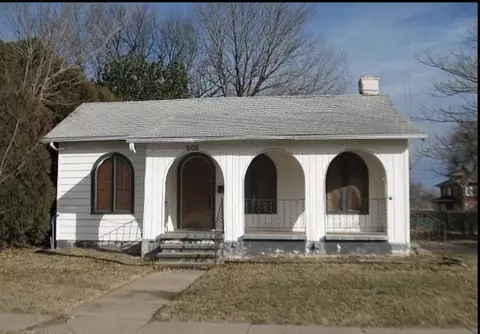 606 N 7th St, Tonkawa, OK 74653
