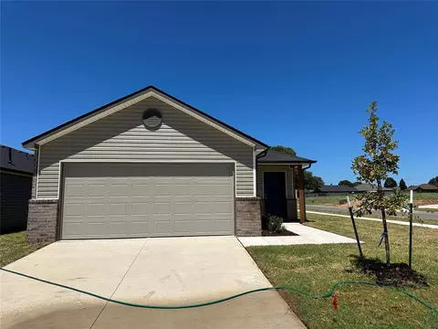 1201 Meadow Brook Dr, Purcell, OK 73080