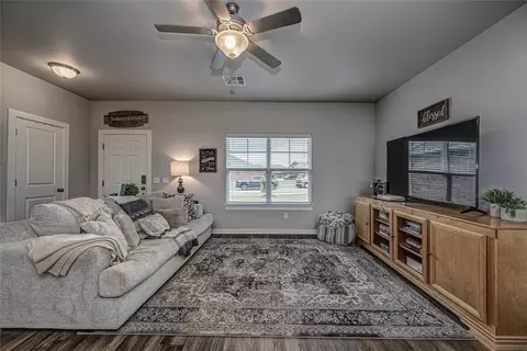 14201 Athens Ln, Yukon, OK 73099 photo 4