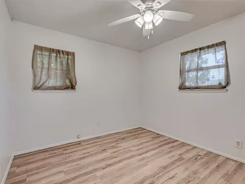 Bedroom - 39 E 21st St, Edmond, OK 73013 photo 1 of 10