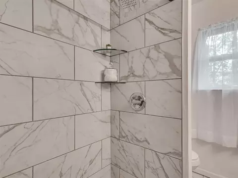 Bath - 39 E 21st St, Edmond, OK 73013 photo 3 of 3