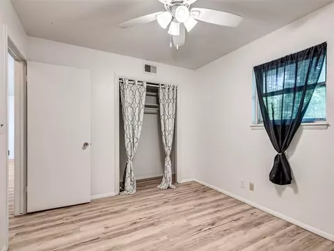 Bedroom - 39 E 21st St, Edmond, OK 73013 photo 5 of 10