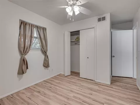 Bedroom - 39 E 21st St, Edmond, OK 73013 photo 9 of 10