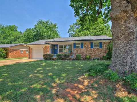 Exterior - 39 E 21st St, Edmond, OK 73013 photo 2 of 8