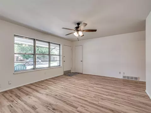 Living - 39 E 21st St, Edmond, OK 73013 photo 3 of 6