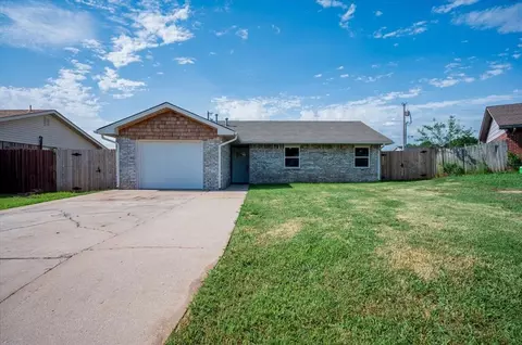 3005 Arizona Ave, Chickasha, OK 73018
