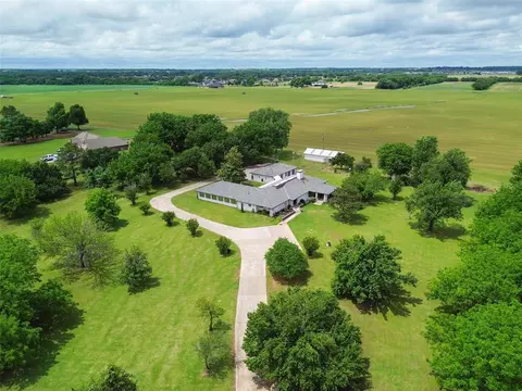 538 Living Springs Trl, Washington, OK 73093