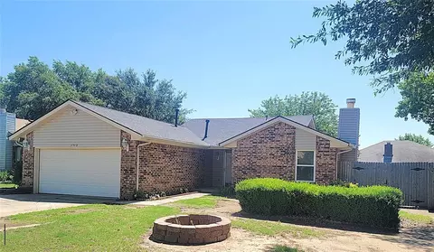 3512 Tiffany Dr, Moore, OK 73160
