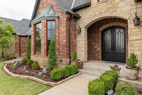 21967 Villagio Dr, Edmond, OK 73012