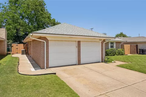 1313 SW 69th St, Oklahoma City, OK 73159
