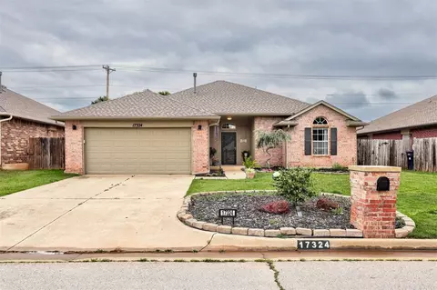 17324 Valley Crst, Edmond, OK 73012