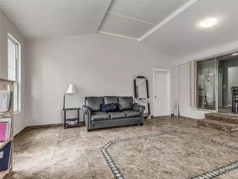 8930 E 33rd Pl, Tulsa, OK 74145 photo 10