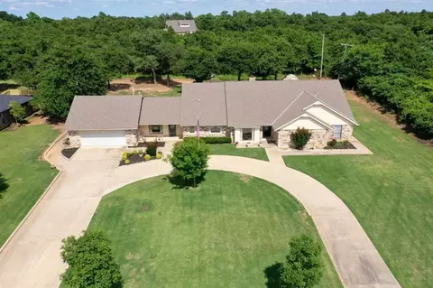 812 Country Ln, Midwest City, OK 73130
