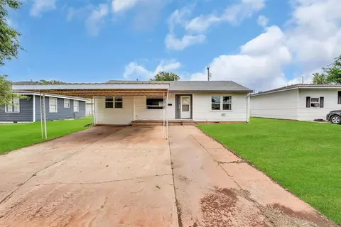 150 Herring Dr, Elk City, OK 73644