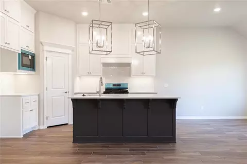 12337 SW 32nd St, Yukon, OK 73099