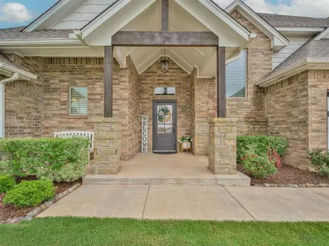 15924 Cattail Dr, Edmond, OK 73013