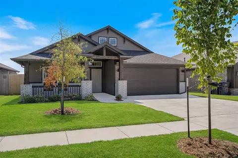12808 NW 4th St, Yukon, OK 73099