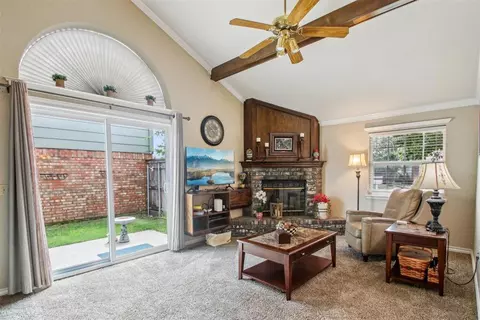2110 Parkview Dr, Moore, OK 73170