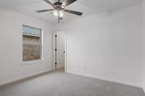 Bedroom - 15804 Switchgrass Pl, Moore, OK 73170 photo 3 of 7