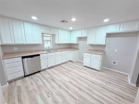 402 E 6th St, Amber, OK 73004 photo 10