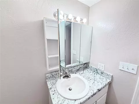 402 E 6th St, Amber, OK 73004 photo 20
