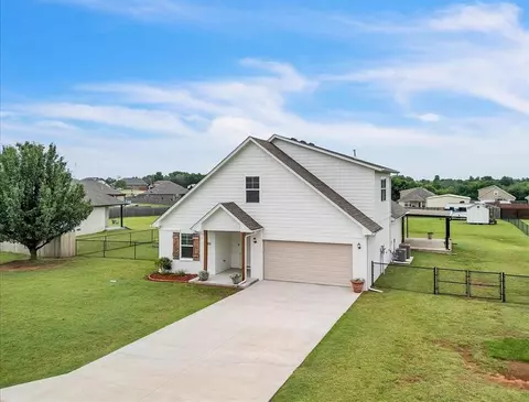 1330 Round Leaf Rd, Edmond, OK 73034