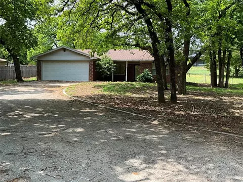 3014 S Mission St, Anadarko, OK 73005