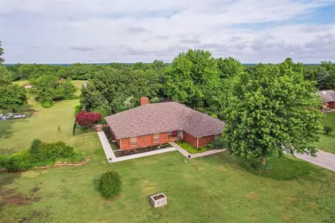 106 Dee Dee Dr, Shawnee, OK 74804