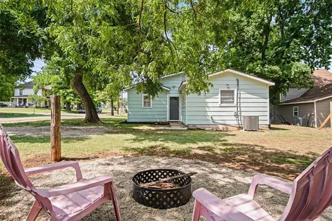 1123 W College Ave, Guthrie, OK 73044
