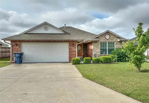 1921 Rain Tree Dr, Shawnee, OK 74804