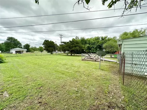422 E 11th St, Prague, OK 74864 photo 25