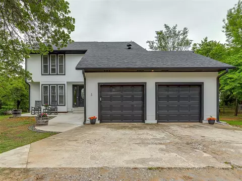 7150 E Rock Creek Rd, Norman, OK 73026