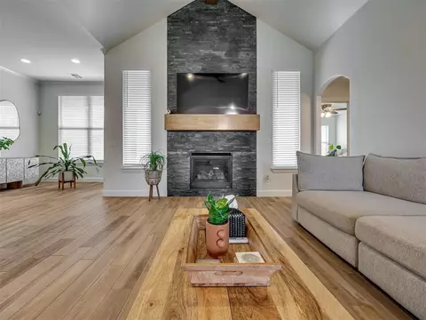 11029 NW 20th Ter, Yukon, OK 73099