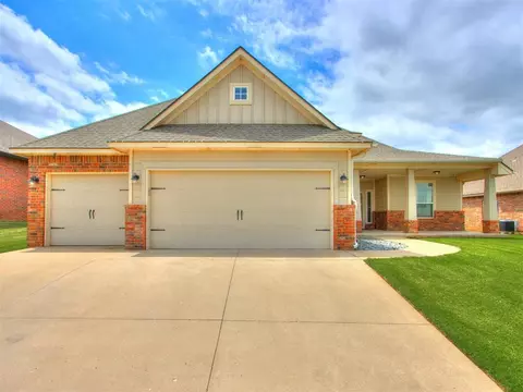 8216 NW 160th St, Edmond, OK 73013
