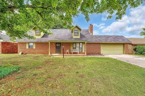 115 Mitchell Dr, Elk City, OK 73644